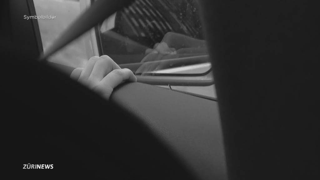 Zwei junge Frauen melden sexuelle Belästigung von Taxifahrer