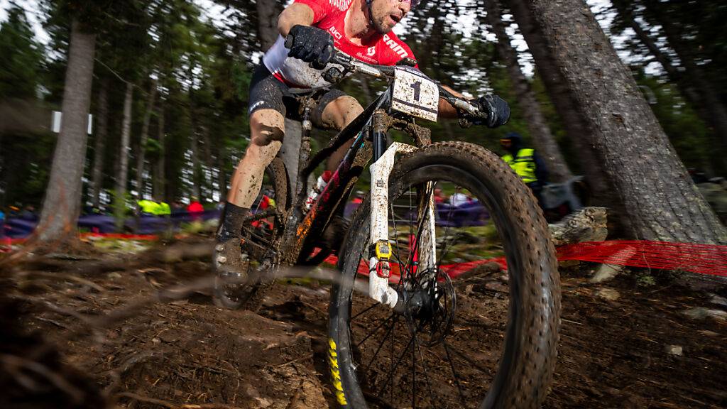 Nino Schurter verpasst seinen 36. Weltcupsieg nur knapp, steht aber kurz vor dem erneuten Gewinn des Gesamtweltcups