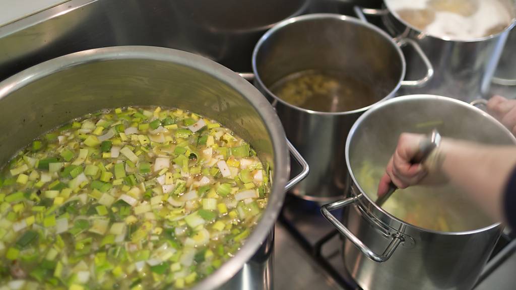 Stadt Biel weiht zentrale Küche für städtische Kitas ein