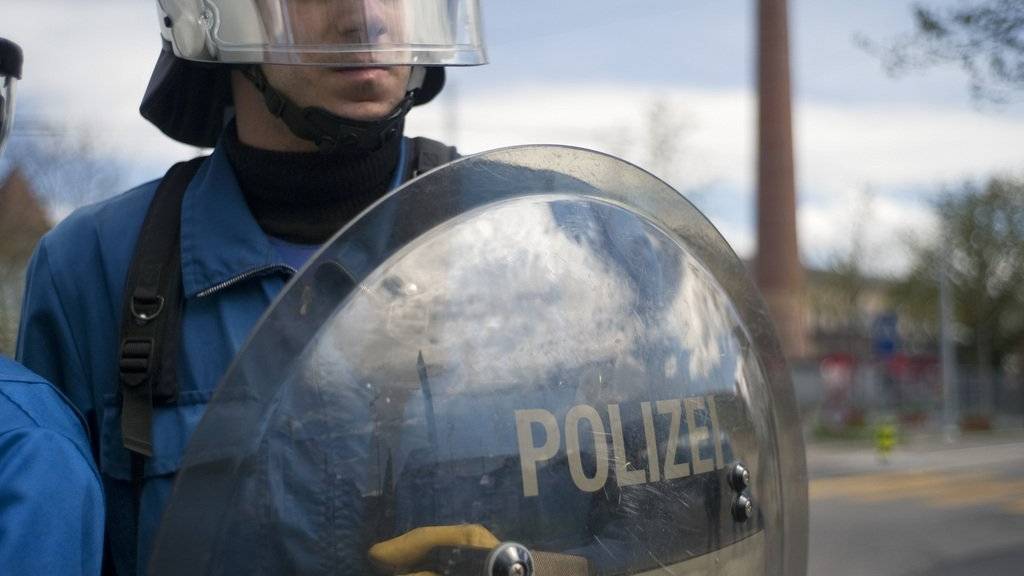 Am vergangenen Samstag stand während des Hochrisikospiels zwischen dem FC Zürich und dem FC Basel ein Grossaufgebot der Polizei im Einsatz.