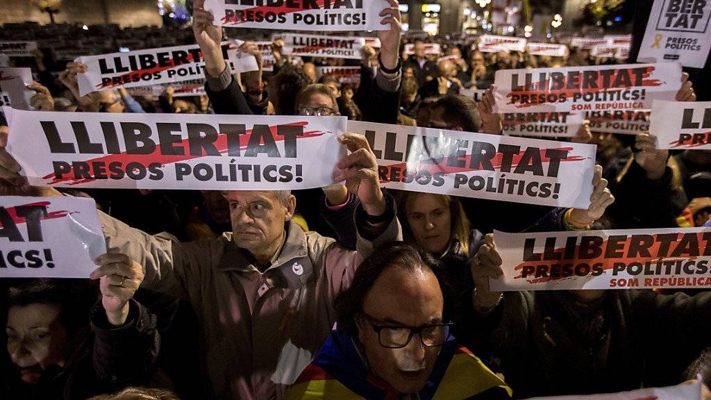 Unabhängigkeitsbestrebungen: Für die Neuwahlen in Katalonien im Dezember sind Wahllisten gefertigt worden, die auch Inhaftierte beinhalten.