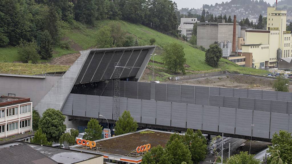 Luzerner Sonnenbergtunnel ist in beide Richtungen gesperrt