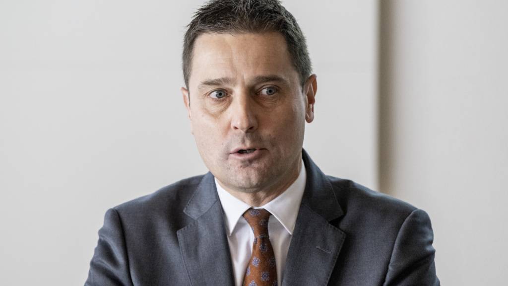 Schwyzer Kantonsrat genehmigt höhere Ausgaben für Strassensanierung