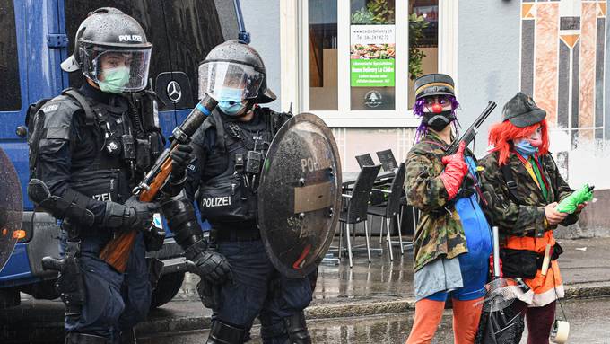 Gummischrot gegen Demonstrierende in Zürich