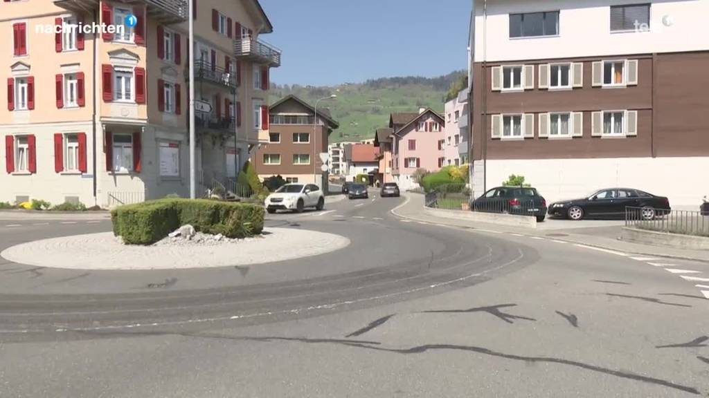 Bauarbeiter zieht Farbspur durch Nidwalden