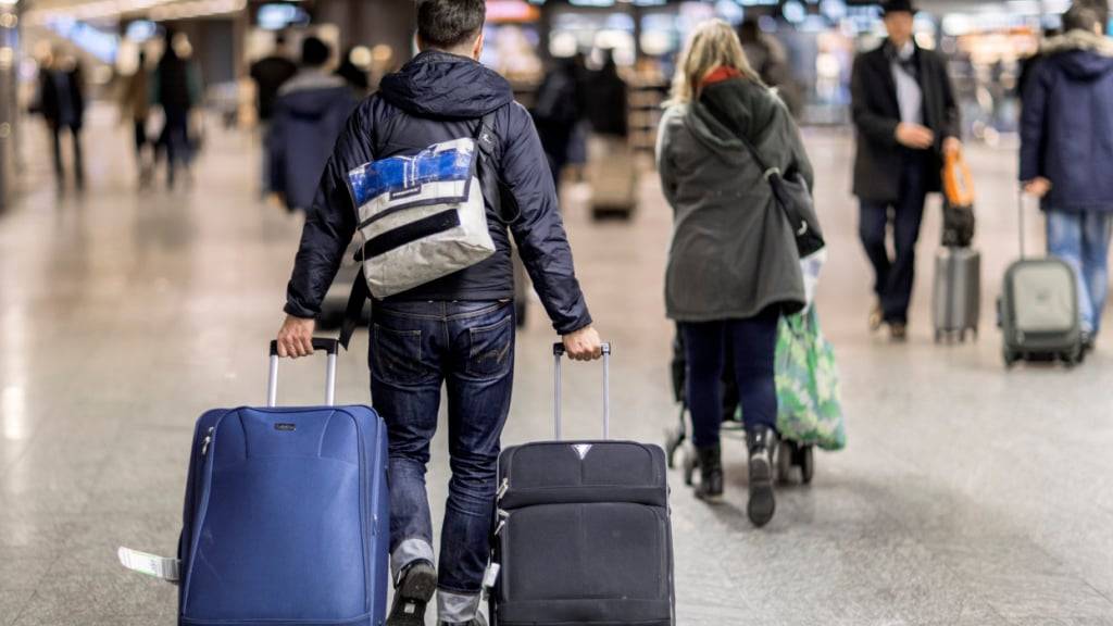 Die SBB führen 2026 ihren Test von nächtlichen Zügen zwischen Winterthur und Bern fort: Frühflieger kommen so zum Flughafen (im Bild). (Archivbild)