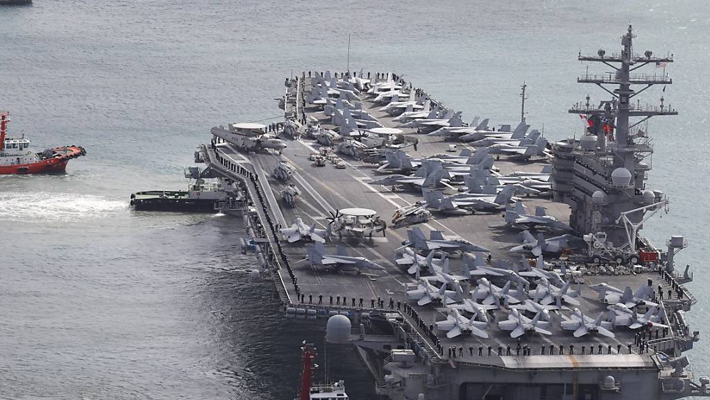 Die USA schicken den Flugzeugträger «USS Ronald Reagan» zu einer Grossübung ins Südchinesische Meer. Damit wollen die Vereinigten Staaten ein Zeichen der Macht in dieser Region setzen. (Archivbild)