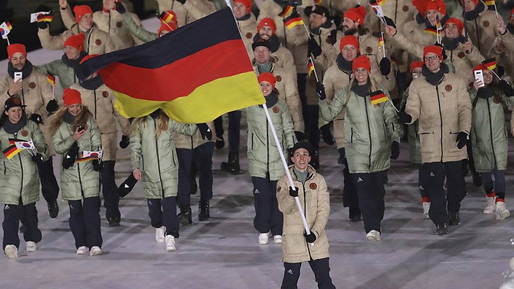 Nordisch Kombinierer Eric Frenzel führte die deutsche Olympia-Delegation bei den Winterspielen in Pyeongchang als Fahnenträger an.