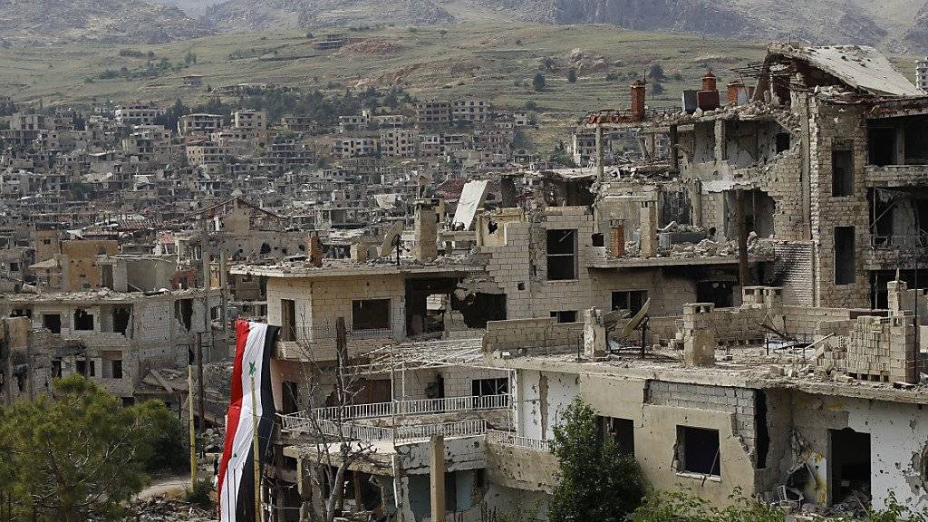 Die kriegsversehrte Stadt Zabadani: Die Anti-IS-Koalition bombardiert einen regierungstreuen Konvoi nahe der jordanischen Grenze.