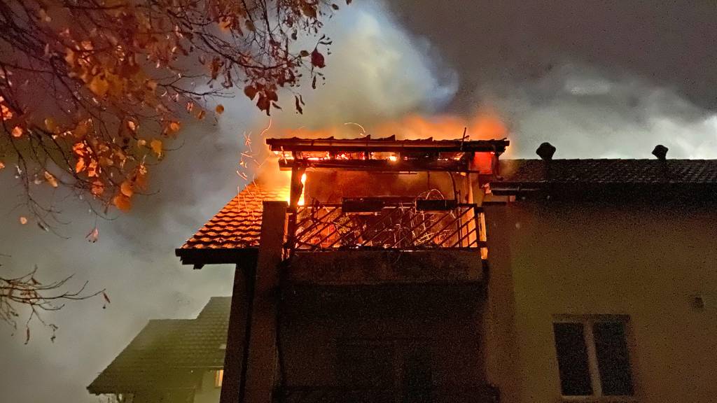 Balkon-Brand verursacht Schaden von mehreren zehntausend Franken