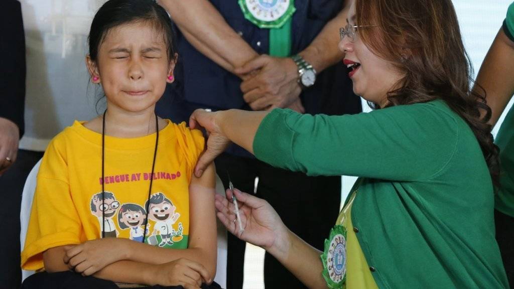Auf den Philippinen ist die weltweit erste grossflächige Impfkampagne gegen das Dengue-Virus gestartet worden. Rund 800 Schüler in Marikina nahe der Hauptstadt Manila wurden geimpft.