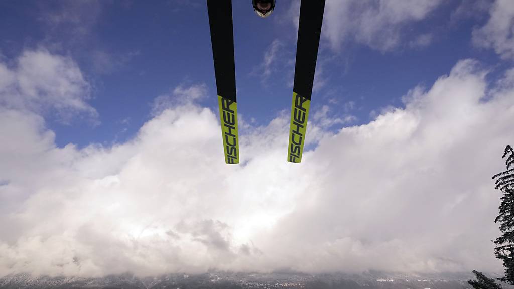 Gregor Deschwanden fliegt in den Kessel von Innsbruck