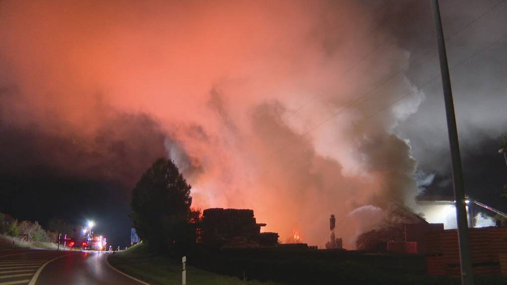 Grossbrand auf Recyclinghof in Murten