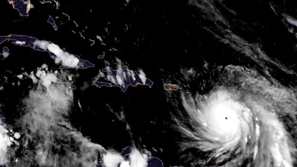 Hurrikan Maria ist in der Nacht auf die Karibik-Insel Dominica getroffen.