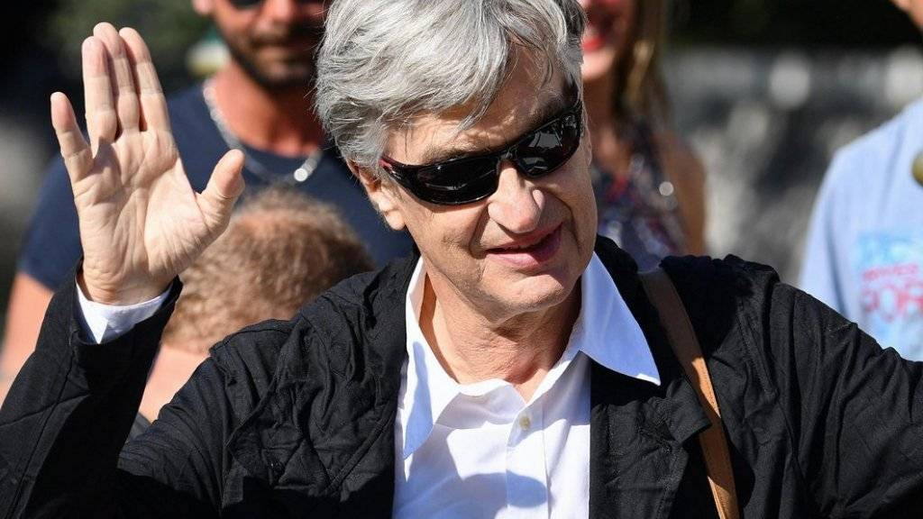 Regisseur Wim Wenders, der in Venedig seinen Film «Les Beaux Jours d'Aranjuez» vorstellt, hätte ebenso gut als Filmkritiker anreisen können, sagt er.