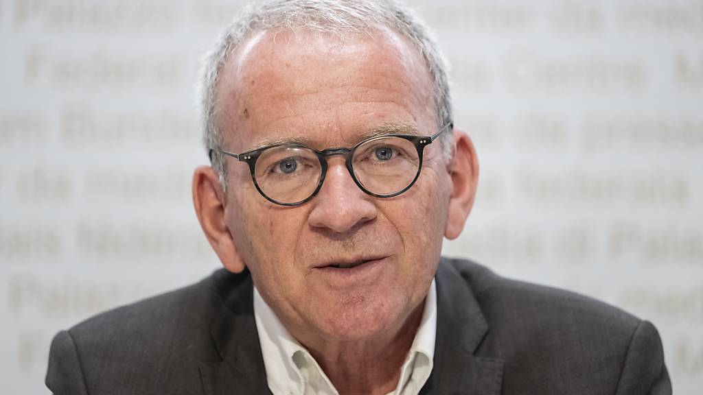 Datenschützer Adrian Lobsiger kritisiert, dass die Öffentlichkeit bei der Anwendung von Notrecht keine Einsicht in amtliche Dokumente erhält.