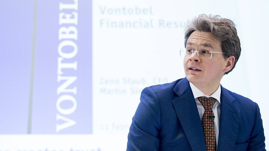Vontobel-Chef Zeno Staub - hier an einer Medienkonferenz im 2015 - freut sich gemäss Mitteilung vom Donnerstag, dass Vontobel auch weiter mit Raiffeisen zusammenarbeitet.