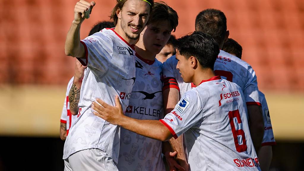 Grosser Jubel bei Torschütze Aldin Turkes (links) und seinen Teamkollegen: Durch das 1:0 bei Stade Lausanne-Ouchy sichern sich die Winterthurer nicht nur den Platz in der Meisterrunde, sondern rücken in der Tabelle auf Rang 4 vor