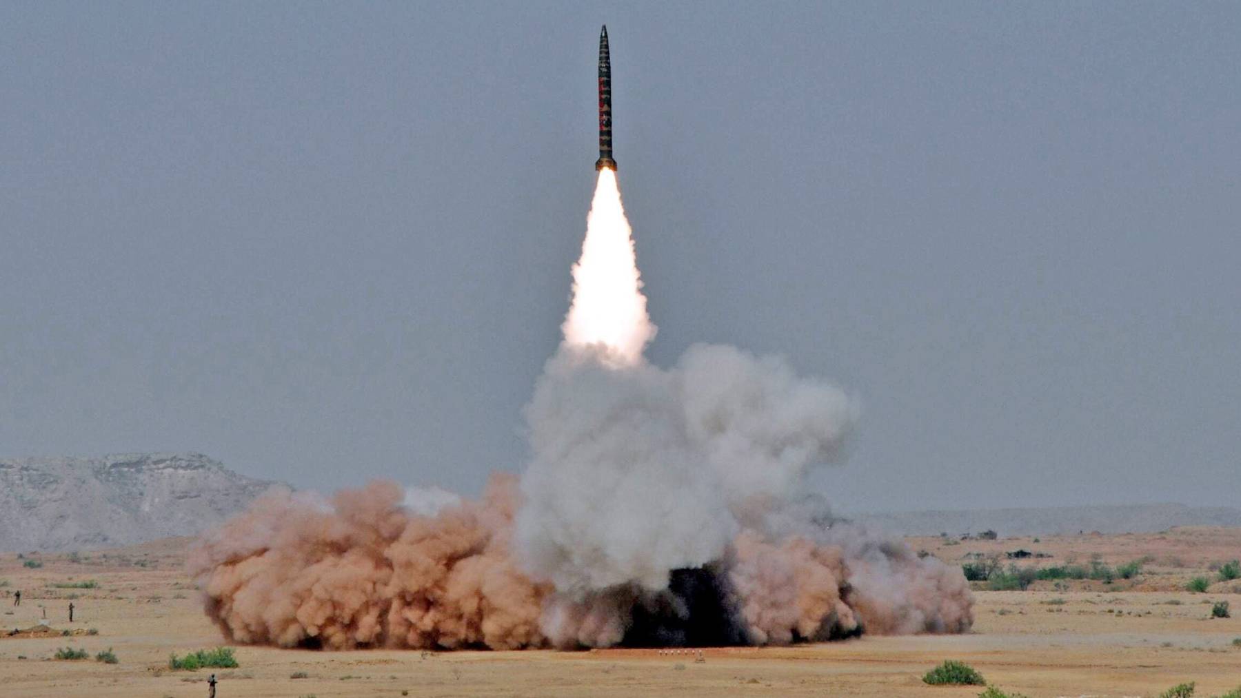 Ballistische Raketen können Trägersysteme für Massenvernichtungswaffen sein.