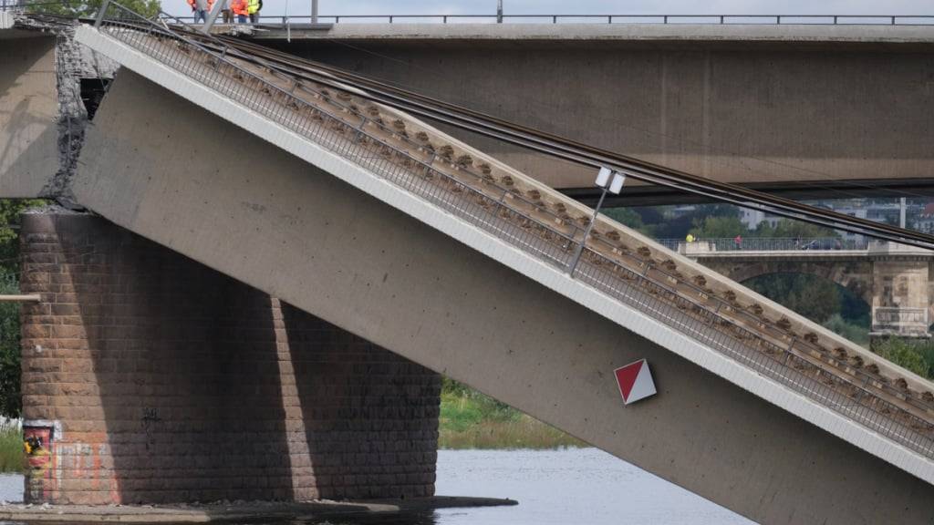 Arbeiten nach Brückeneinsturz in Dresden