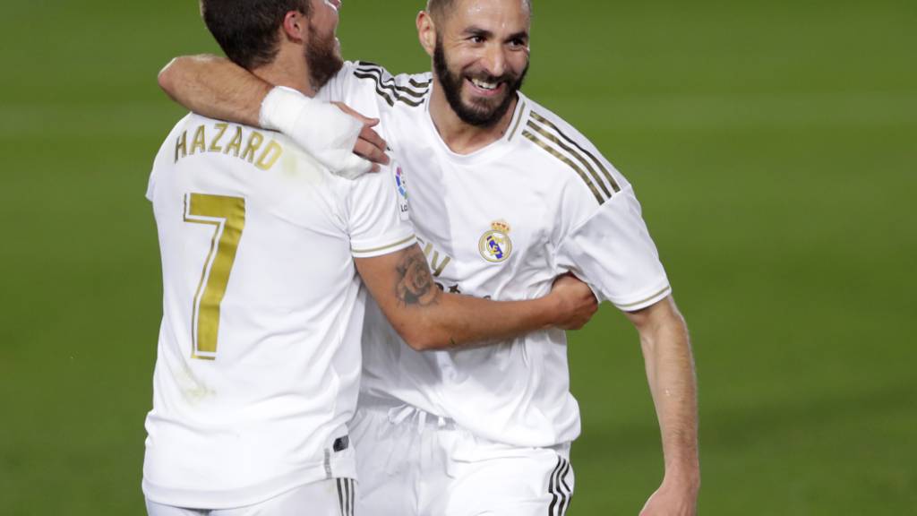Karim Benzema (rechts) traf für Real gegen Valencia zweimal