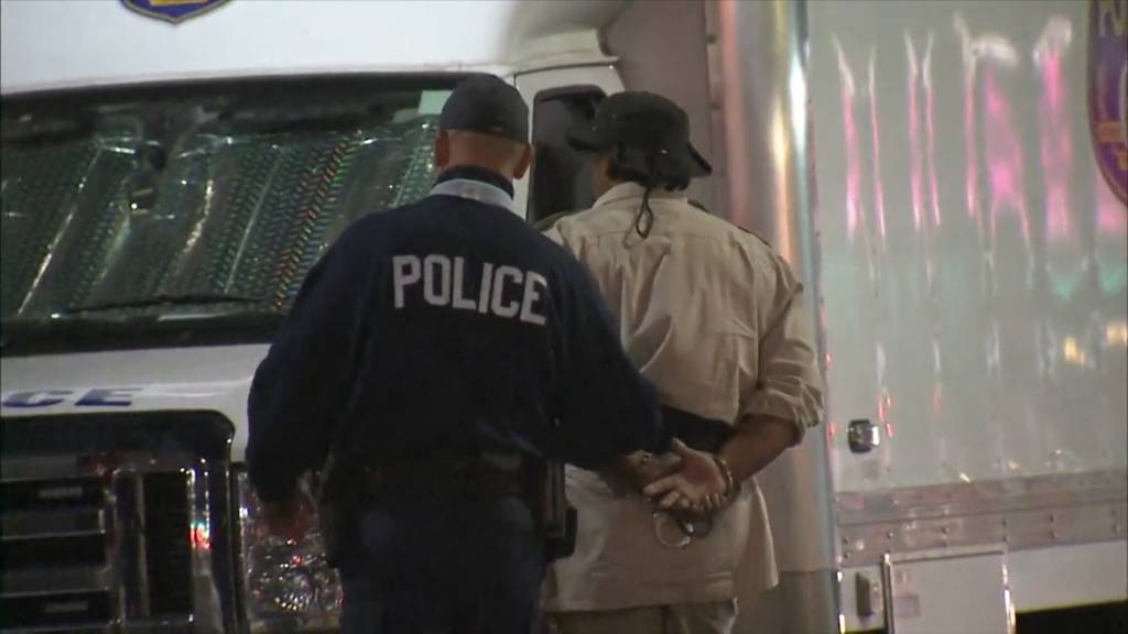Philadelphia: Polizei nimmt zwei Männer mit Waffen nahe Kongresszentrum fest