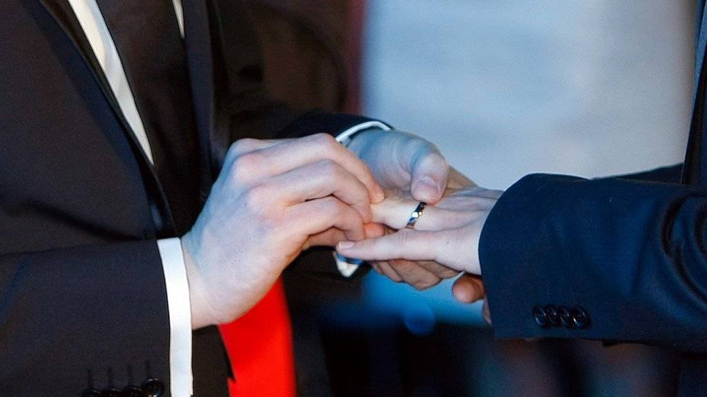 Das Eheversprechen gaben sich die beiden US-Amerikaner vor 48 Jahren - nun wurde ihre Homo-Ehe vollständig anerkannt. (Symbolbild)