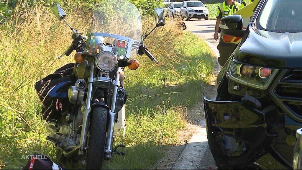 Auffahrkollision in Herznach: Auto rammt Vater und Tochter auf Motorrad