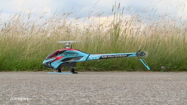 Modell-Helikopter und Mini-Kampfjets in Dübendorf