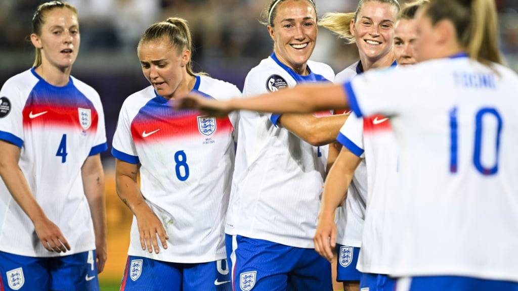 Die Engländerinnen sind nach Fehlstart im Turnier angekommen - nun wartet Schweden im Viertelfinal