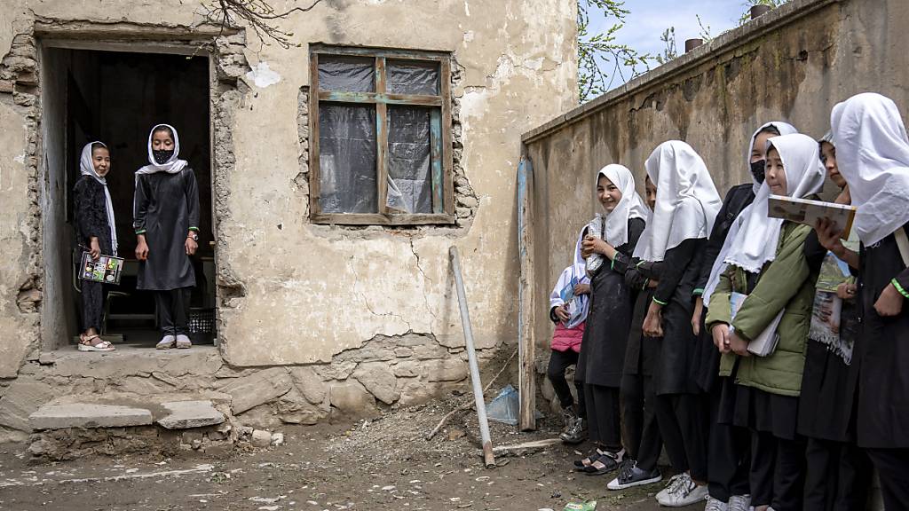 ACHTUNG: SPERRFRIST 15. AUGUST 00:01 UHR.  - ARCHIV - Afghanistan ist heute das einzige Land der Welt, das Frauen und Mädchen über 12 Jahren den Zugang zur Bildung verwehrt. Foto: Ebrahim Noroozi/AP/dpa