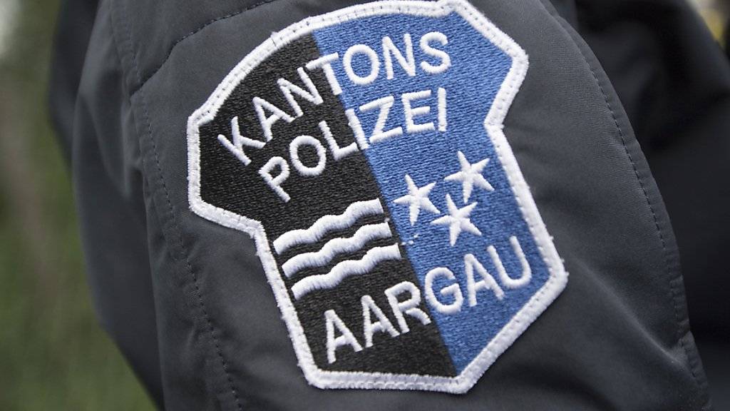 Bei einem Brand in Laufenburg AG haben am Montagnachmittag mehrere Hausbewohner Verletzungen erlitten. Die Polizei ermittelt wegen Brandstiftung.