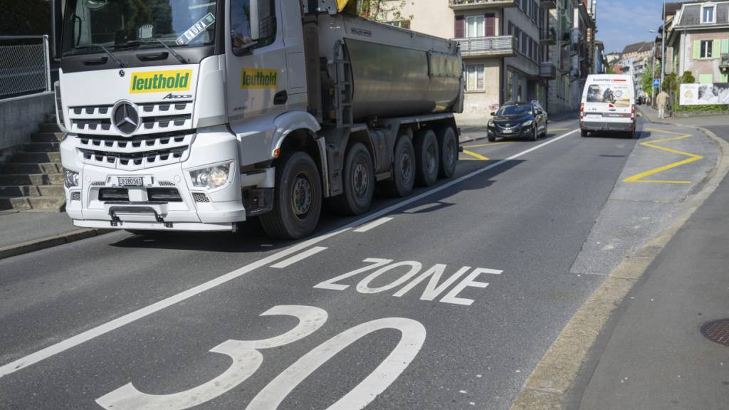 Der Kanton Luzern hat für die Bernstrasse in der Stadt Luzern ein Gesuch um Tempo 30 bewilligt. (Archivbild)