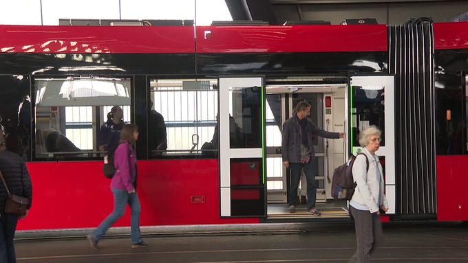 «Bin auf Signal angewiesen»: Neue Berner Trams nicht optimal für Sehbehinderte