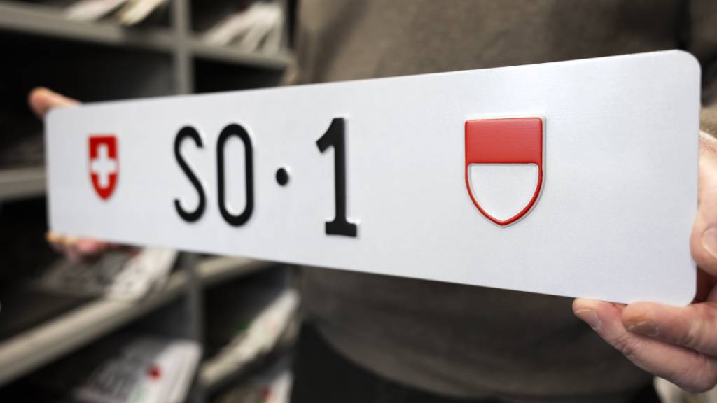 Wegen missbräuchlicher Angebote wird die Auktion für das Autokennzeichen SO 1 neu aufgesetzt.