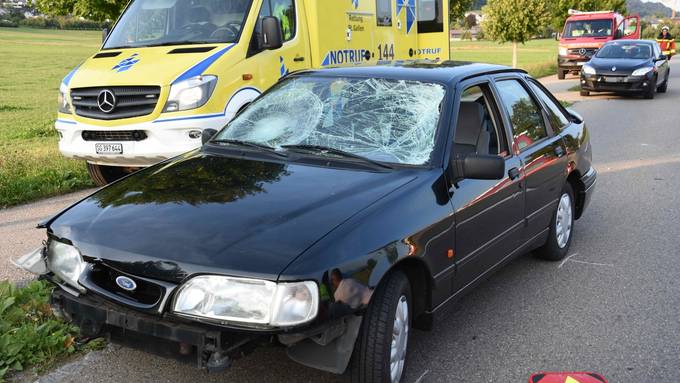 Elektro-Tandem von Auto erfasst