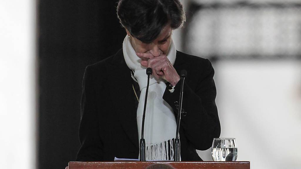 Isabel Allende, Tochter des vor 50 Jahren gestürzten Präsidenten, spricht auf einer Gedenkveranstaltung am 50. Jahrestag des Militärputsches im Regierungspalast. Foto: Lukas Solis Saez/Agencia Uno/dpa