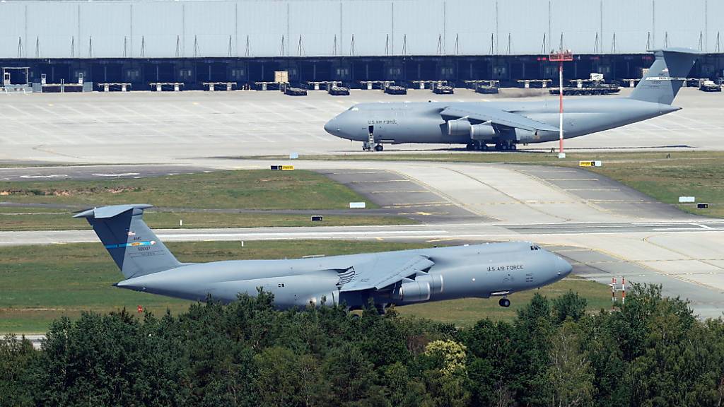 Die USA haben beschlossen, ihre Truppenstärke in Deutschland deutlich zu reduzieren. (Archivbild US Airbase in Ramstein D)