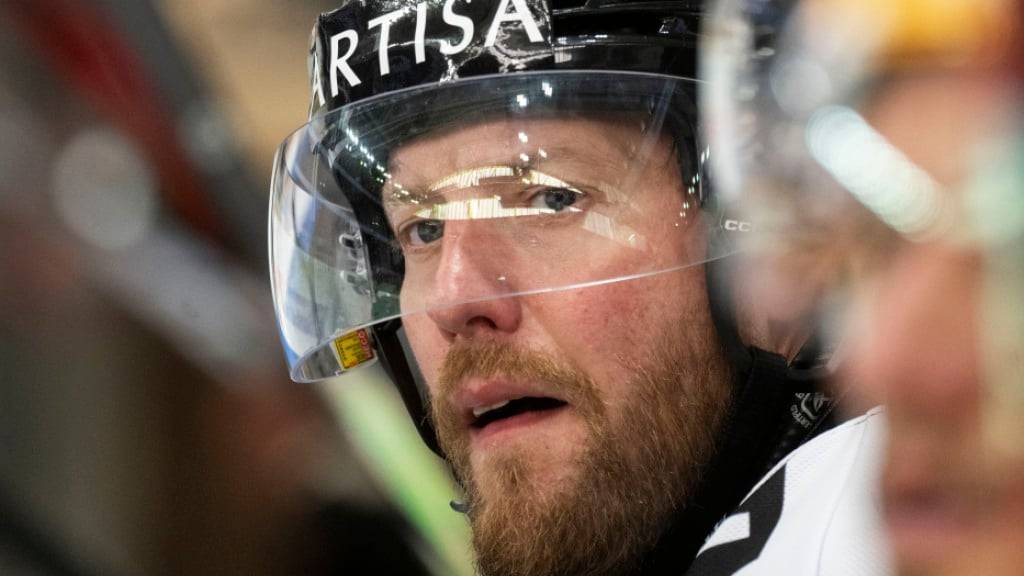 Linus Omark gleicht im Finish innerhalb von 105 Sekunden vom 2:4 zum 4:4 aus für Lugano gegen Kloten