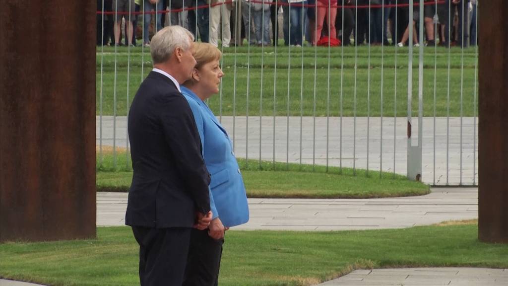 Sorge um Bundeskanzlerin Merkel - Erneuter Zitteranfall