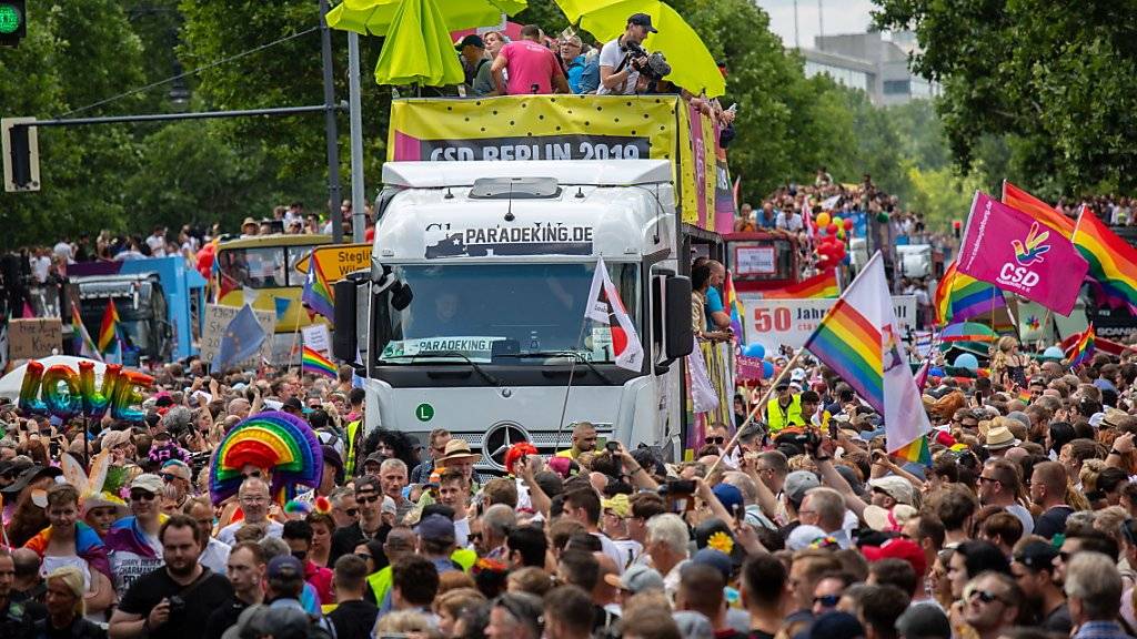 Der Christopher Street Day, die Veranstaltung für die Rechte von Schwulen, Lesben, Transmenschen und anderen sexuellen Minderheiten, stand in diesem Jahr unter dem Motto «Stonewall 50 - Jeder Aufstand beginnt mit deiner Stimme».
