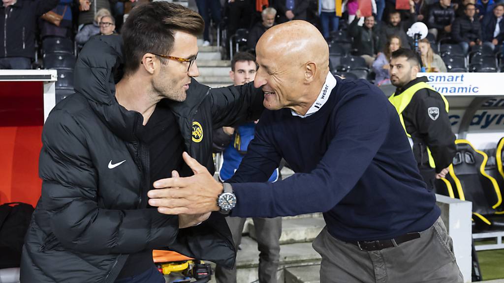 Der eine ist noch ohne Vertrag für nächste Saison, der andere muss mit seinem Team den Rank auf fremden Fussballplätzen finden: YBs Trainer Raphael Wicky (links) und St. Gallens Trainer Peter Zeidler