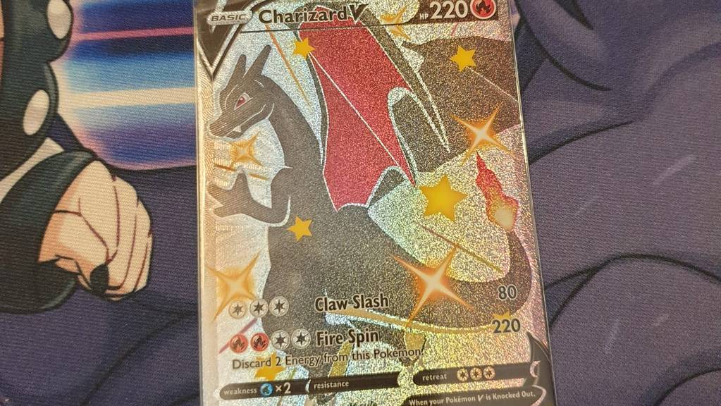 Charizard V Shiny