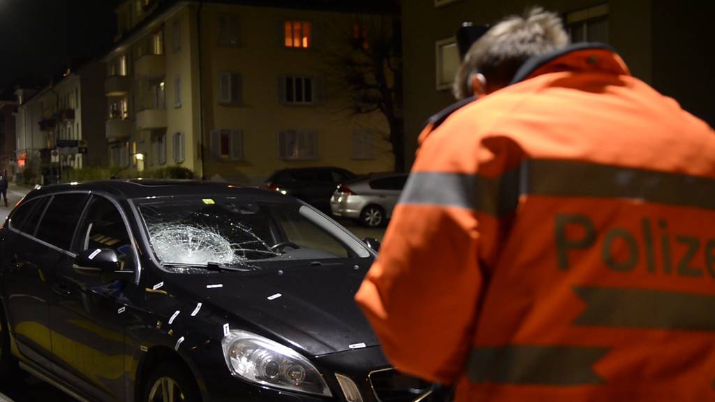 Zürich Wipkingen: 68-Jährige bei Fussgängerstreifen von Auto erfasst