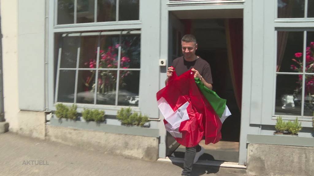 Schweiz-Italien: Das Achtelfinalspiel stürzt einige Aargauer in ein Fan-Dilemma