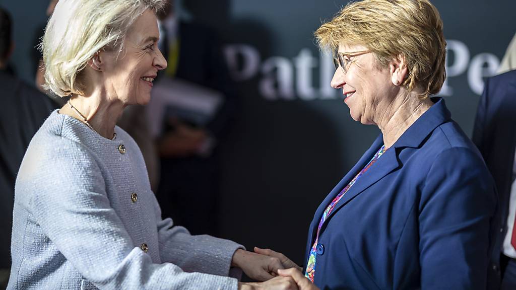 Bundespräsidentin Viola Amherd (rechts) und EU-Kommissionspräsidentin Ursula von der Leyen begegnen sich nicht zum ersten Mal. (Archivbild)