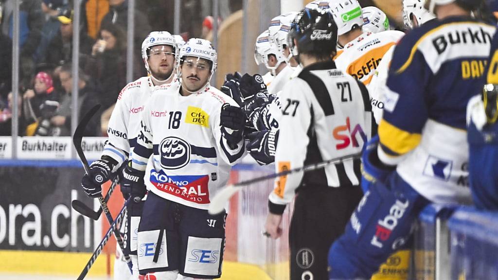 Doppeltorschütze Inti Pestoni (Nr. 18) führt Ambri-Piotta in Davos zum fünften Sieg in Folge