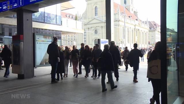 Bahnhof Bern: Verschwindet der Raucher-Treffpunkt?