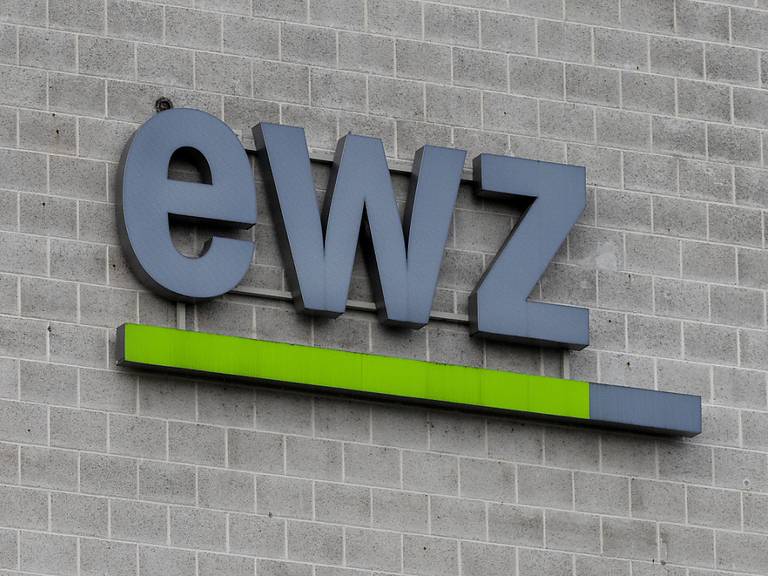 Das Elektrizitätswerk der Stadt Zürich (EWZ) erhöht die Preise im kommenden Jahr. (Symbolbild)