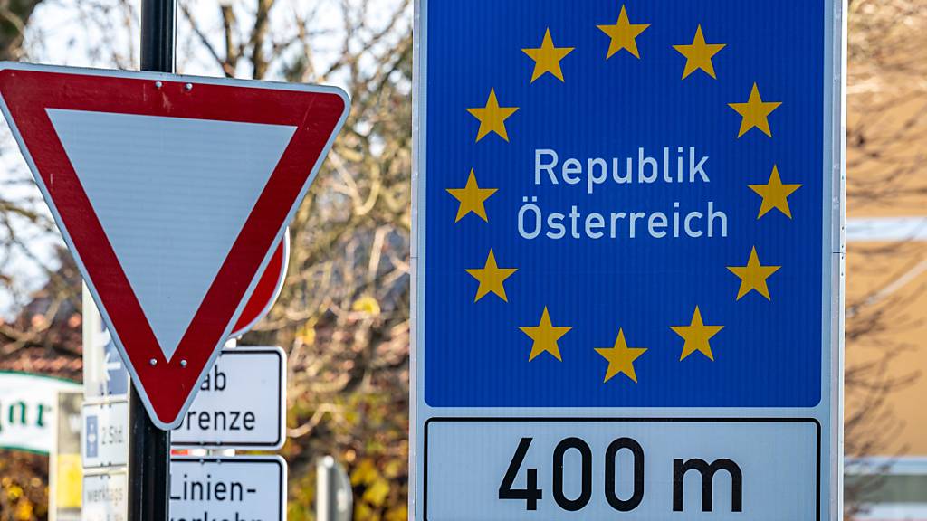 Ein Grenzübergang zu Österreich. Foto: Armin Weigel/dpa